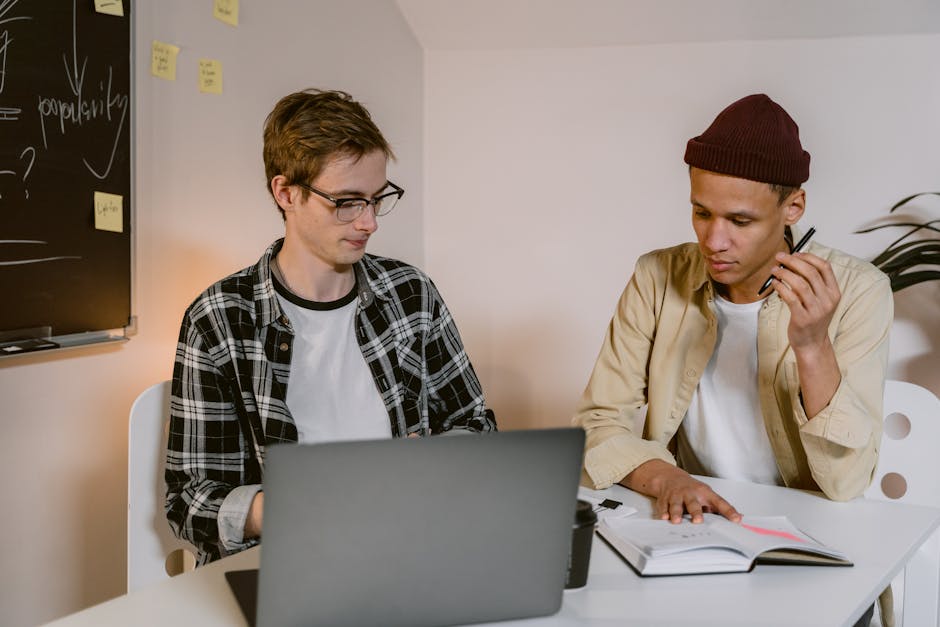 brazilian content creator brainstorming ideas with ai assistant