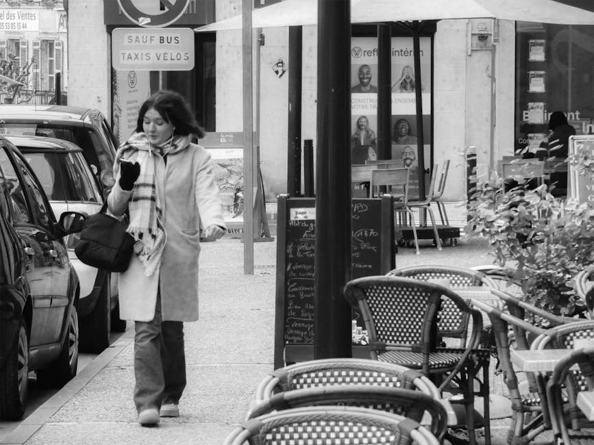 french woman street style casual