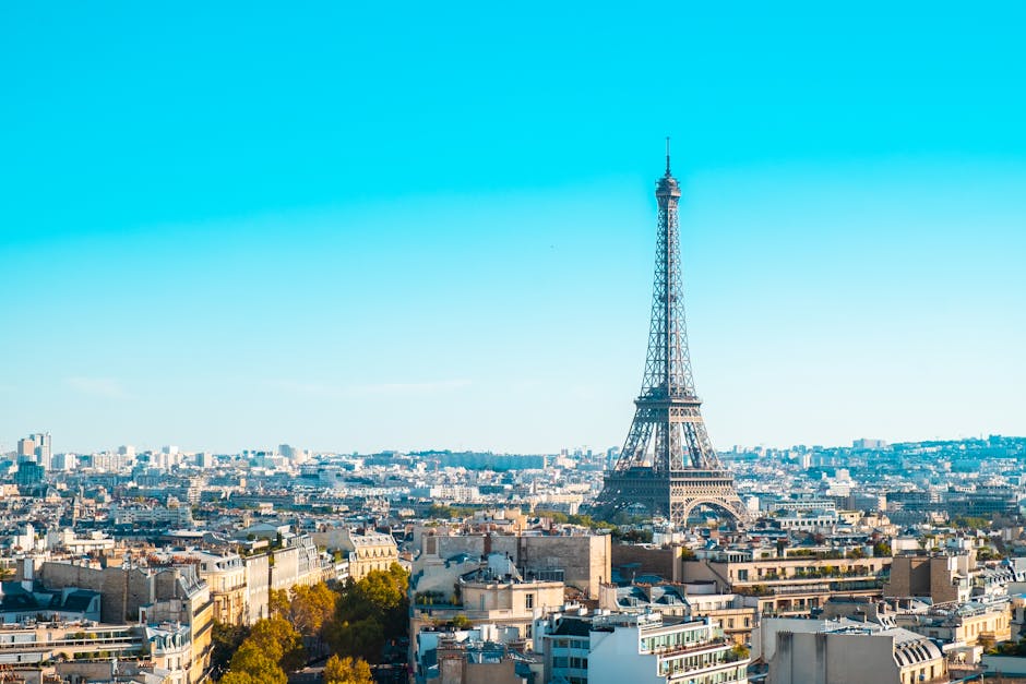 paris eiffel tower sunny day