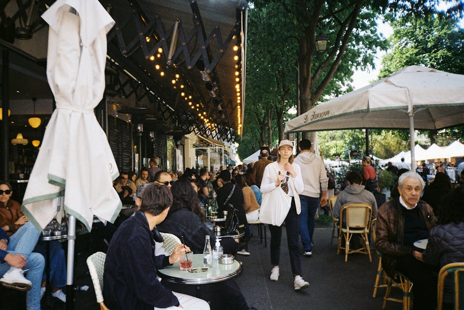 woman drinking cafe france