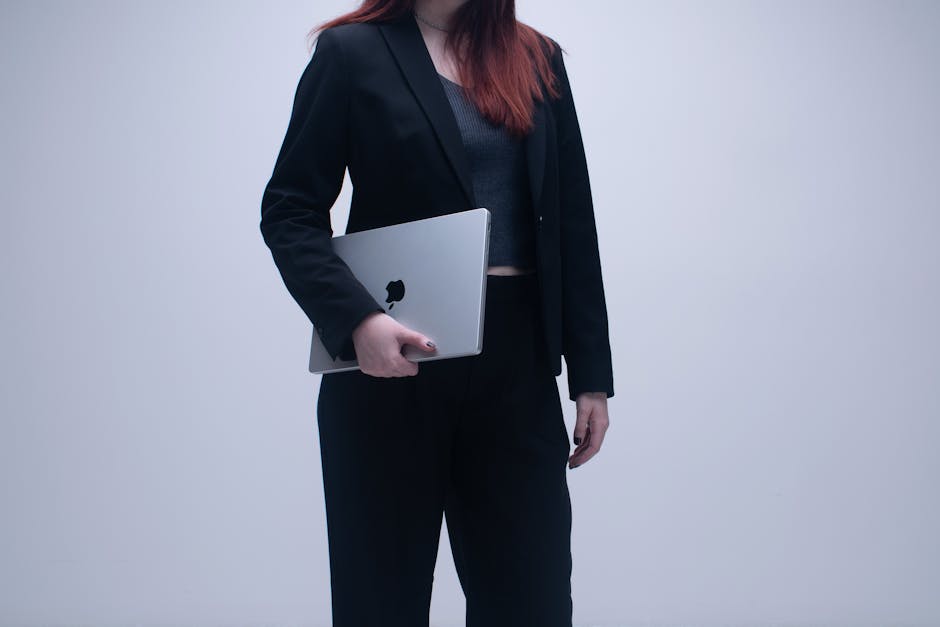 woman minimalist office outfit