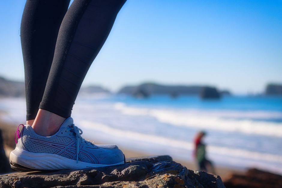 A side-by-side comparison of a running shoe and a walking shoe, highlighting their structural differences for a comfortable footwear guide.